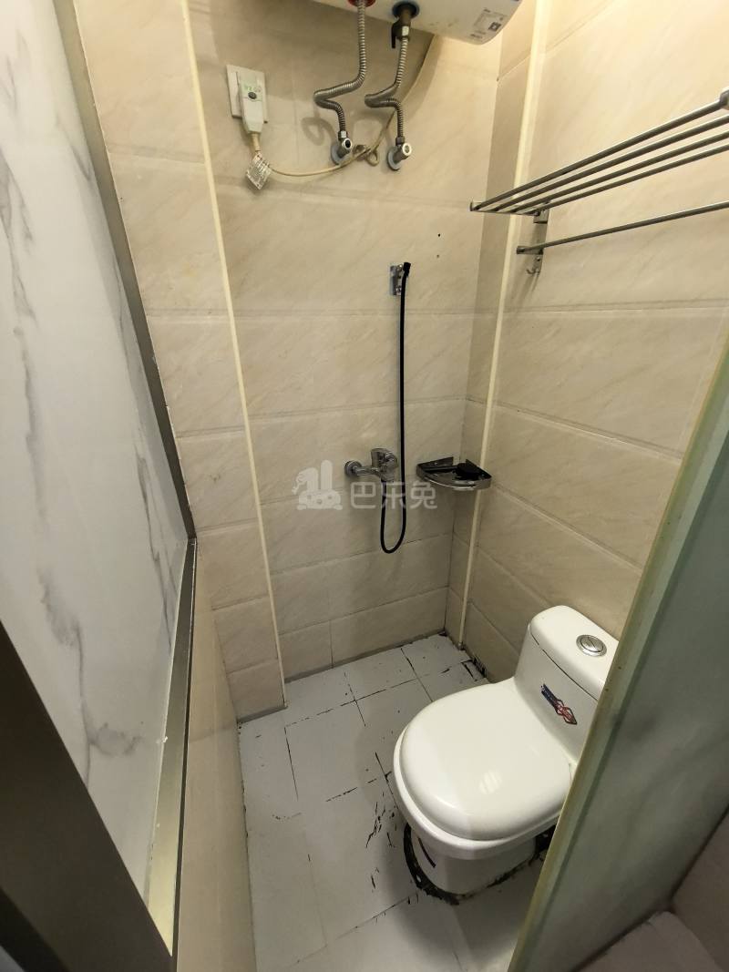 宝龙公寓18422369卫生间图5