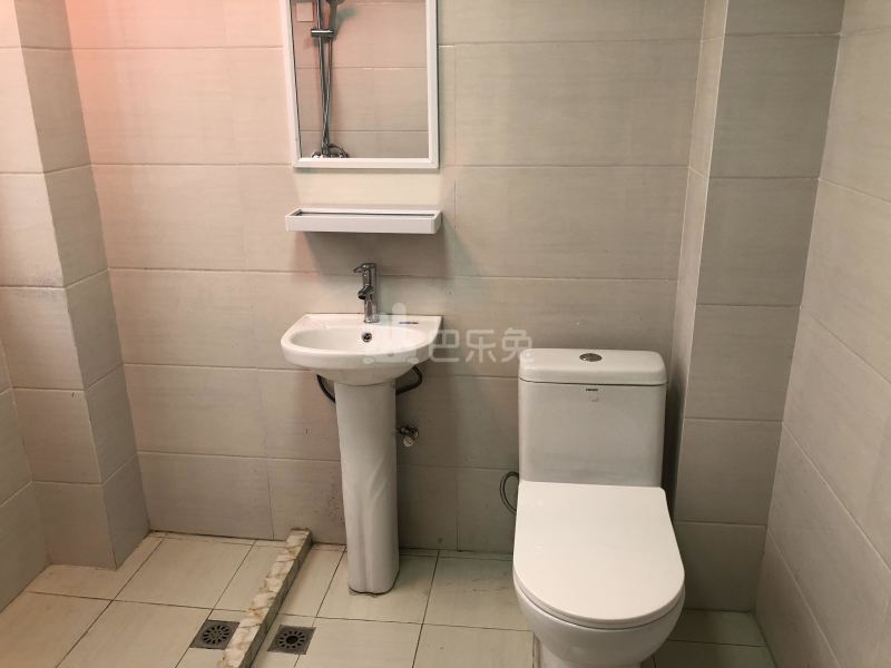 连波路66弄小区1949204卫生间图4