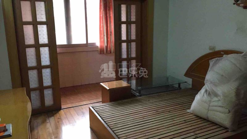 高昌路105弄小区205764卧室图0