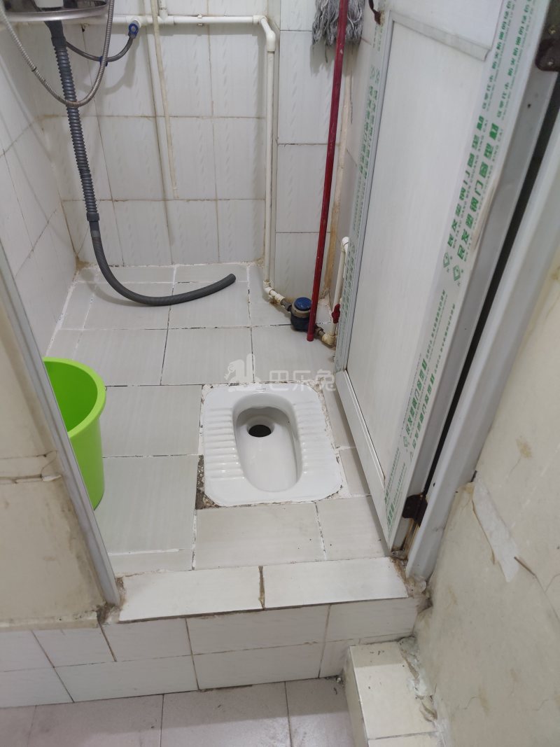 后海第一统建楼2132318卫生间图4