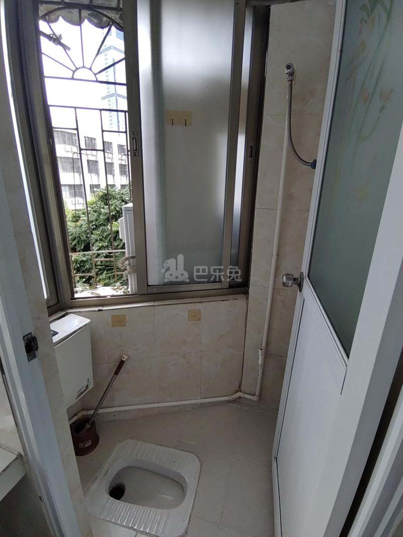 南油生活B区2135045卫生间图5