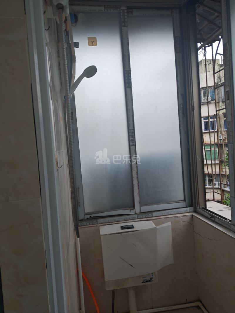 南油生活B区2135046卫生间图4