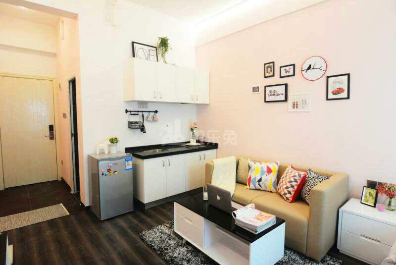 18+plus公寓（横岗店）2168022客厅图2