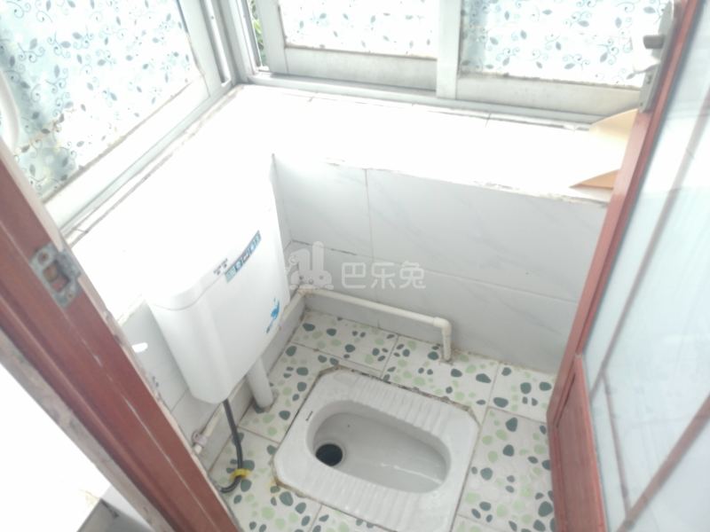 松园南小区2220890卫生间图3