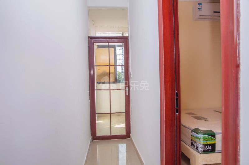 悦来公寓（宝安区）2236878客厅图2