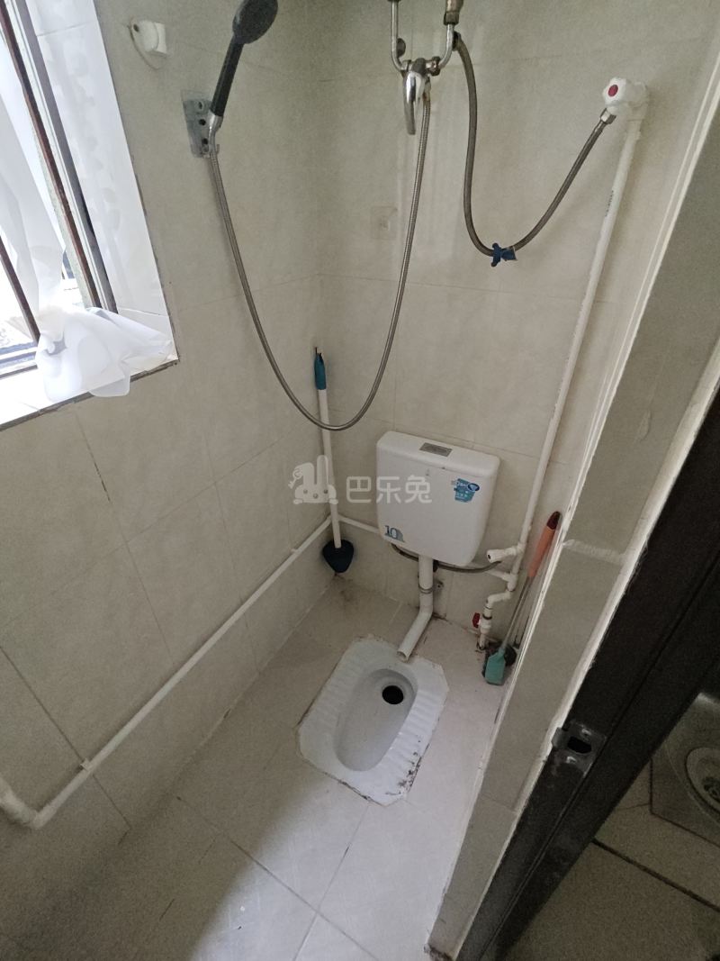 南油生活B区2260328卫生间图4