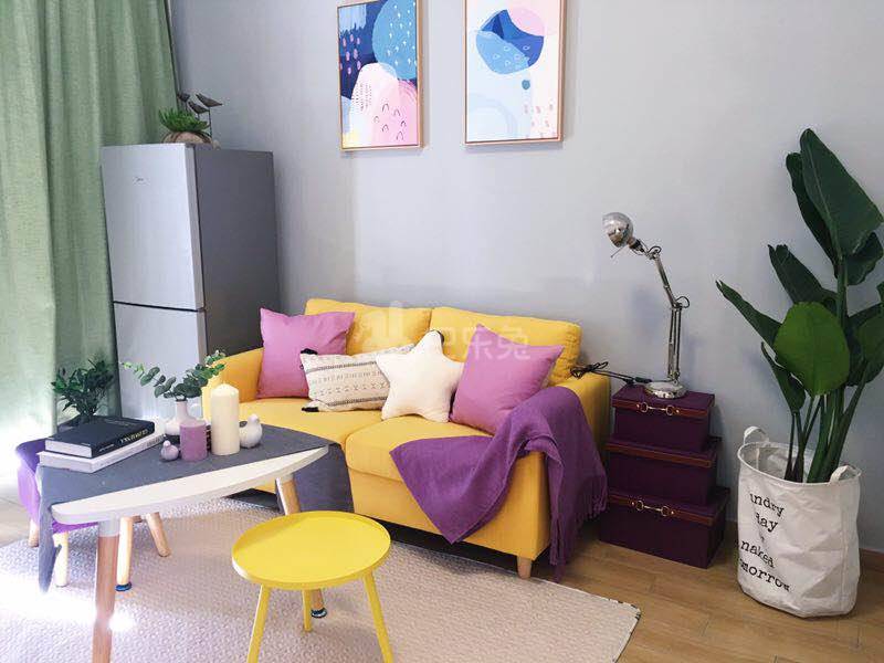 上寓公寓（政府站店）2263272客厅图6