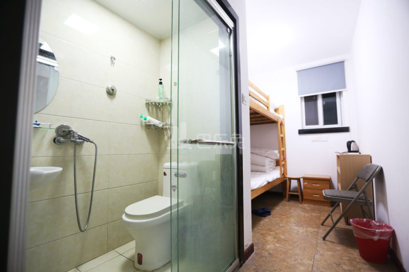 E+青年公寓上海路2285874卫生间图2