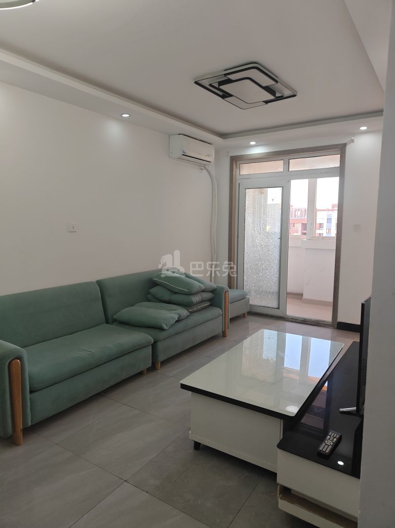 宣桥枫庭2386689客厅图4