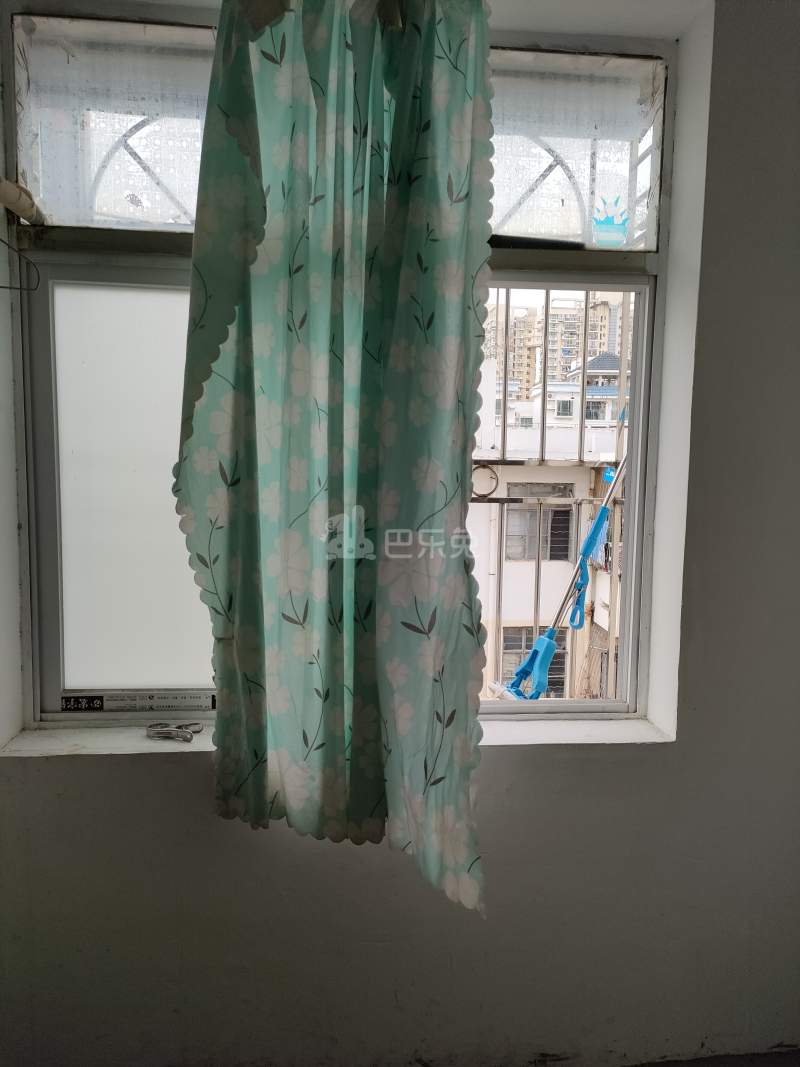 宏华苑小区2423140卧室图2