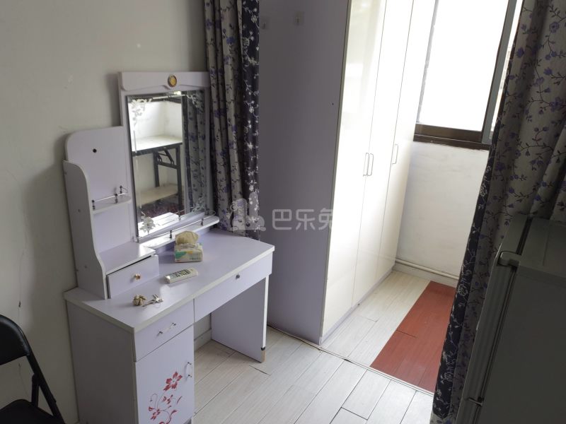 新虹园小区2435537卧室图1