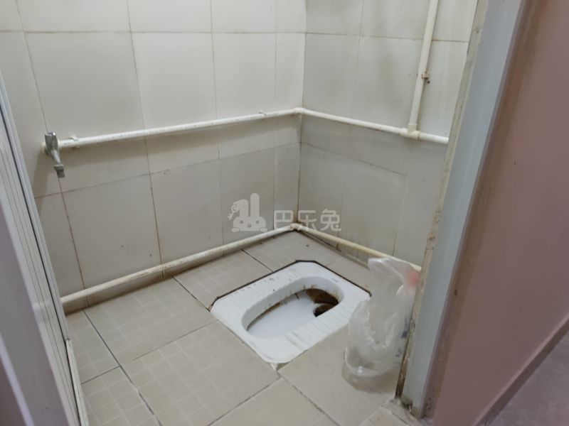 一甲海边新村2439850卫生间图5