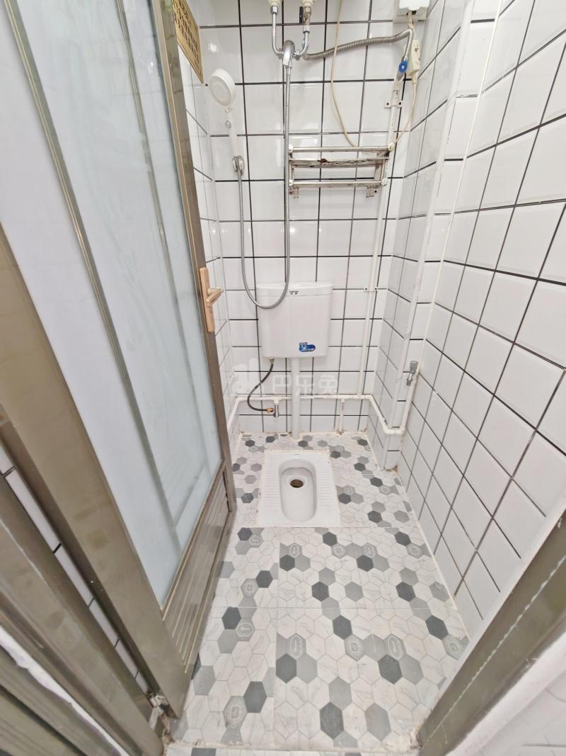 松园南小区2697278卫生间图3