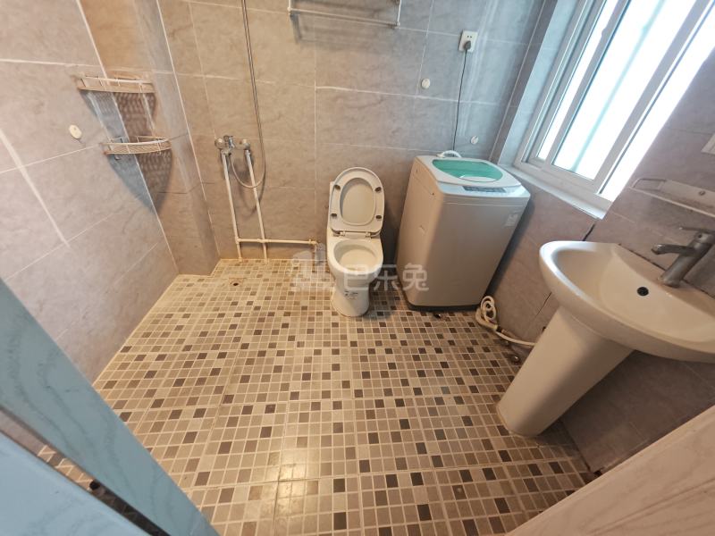 沁乐小区2724307卫生间图6