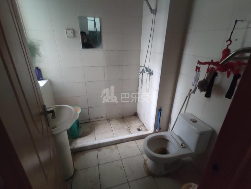 南郊花园西区2770487卫生间图9