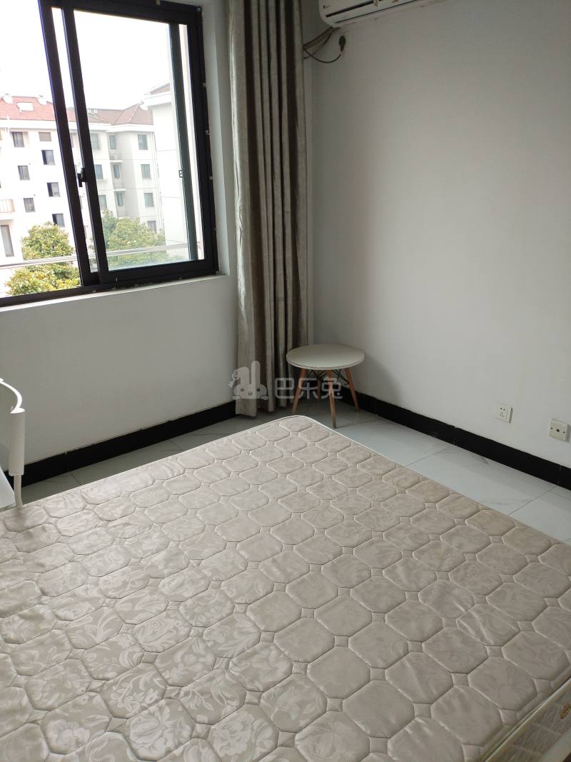 信诚丽都苑2787281卧室图3