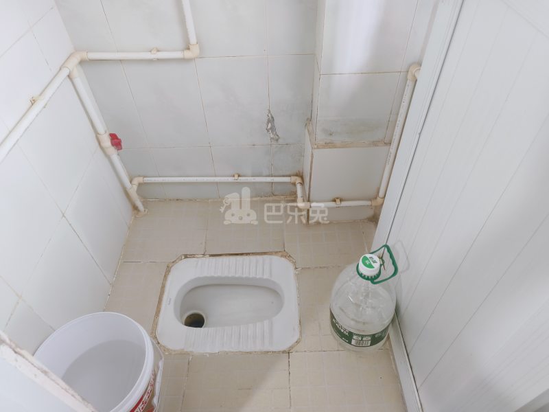 龙电花园B区2796845卫生间图5