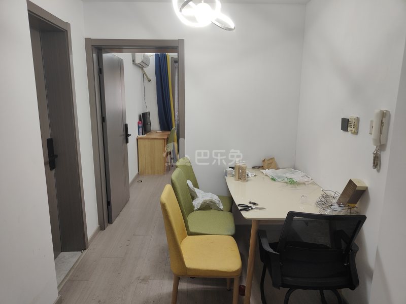 高行绿洲三期2877359客厅图4