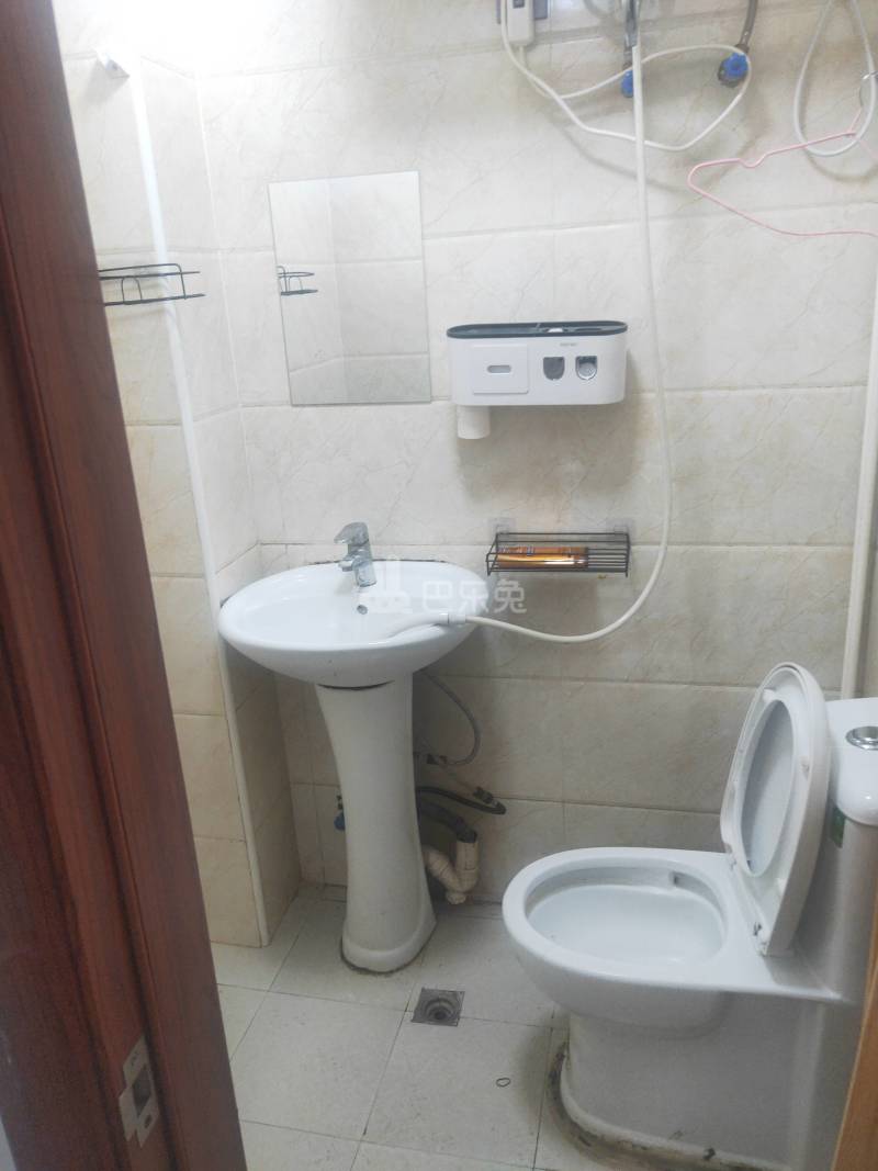 浏翔花苑（蕰北公路2371弄）2879217卫生间图4