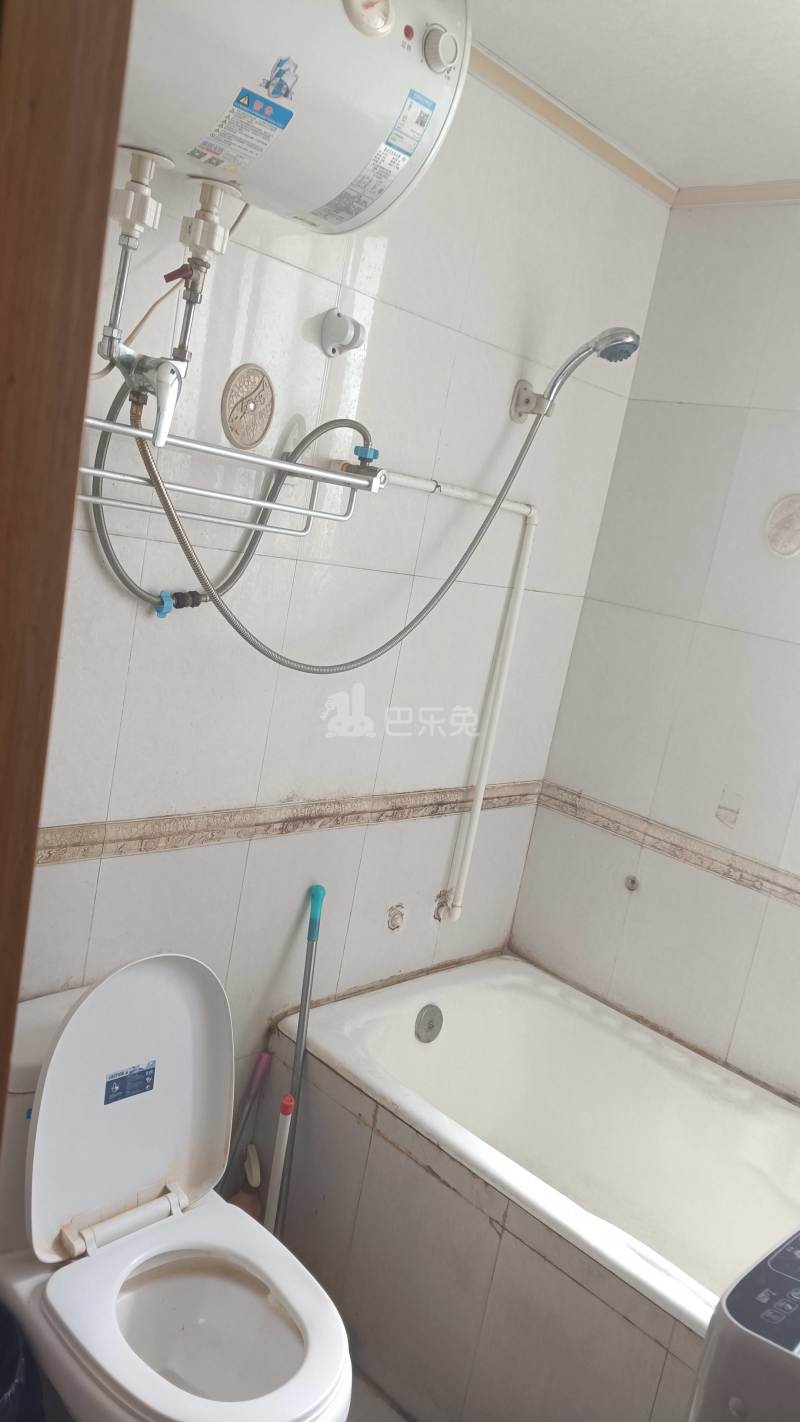 龙悦小区二区2898927卫生间图9