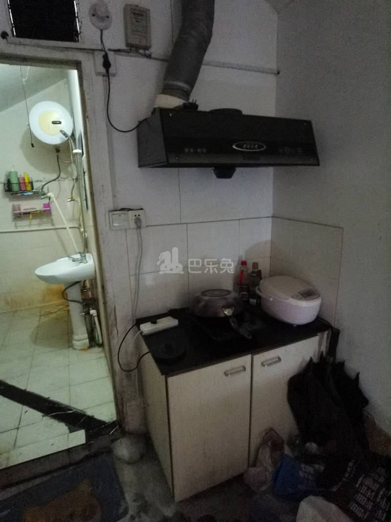 鹤鸣新苑一村989004厨房图5