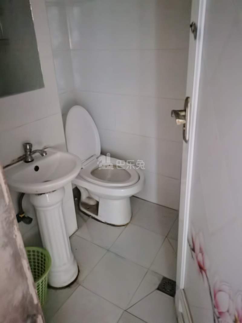 汇福家园泰丰里2966972卫生间图4