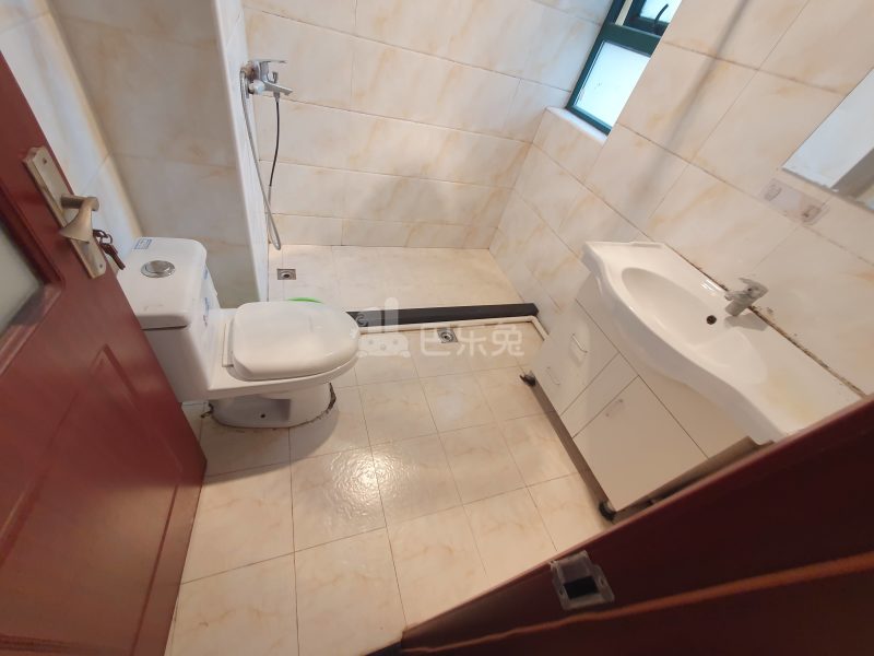 骏苑2期2996933卫生间图8