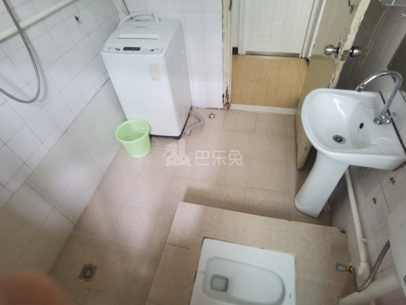 海通新村3013741卧室窗户图10