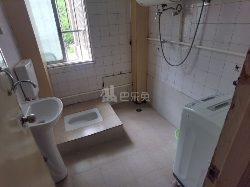 海通新村3013741卫生间图4