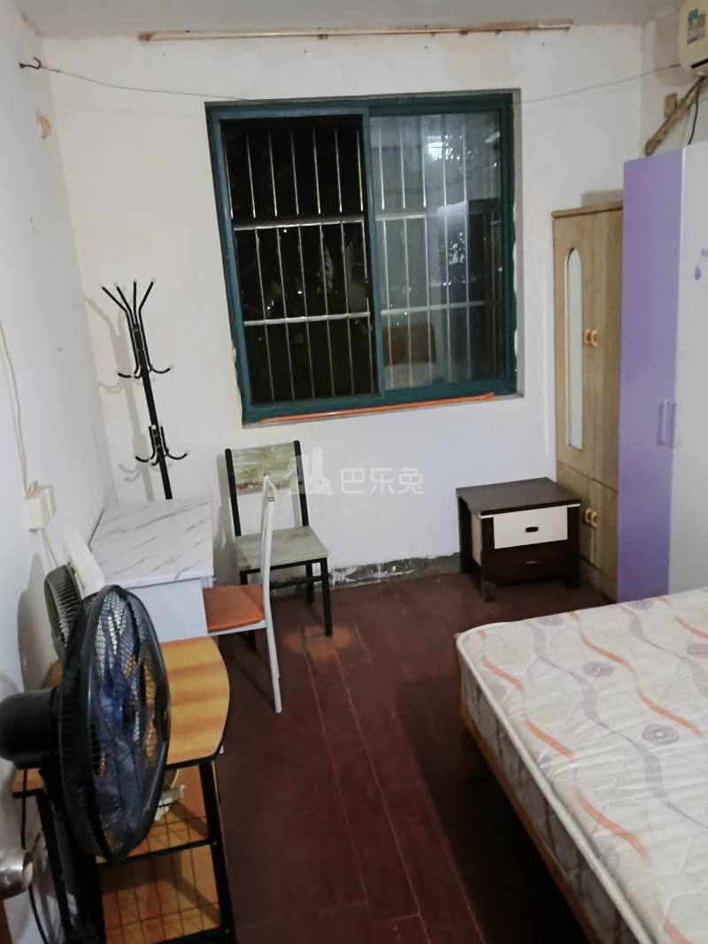 润江花苑3082696卧室图1