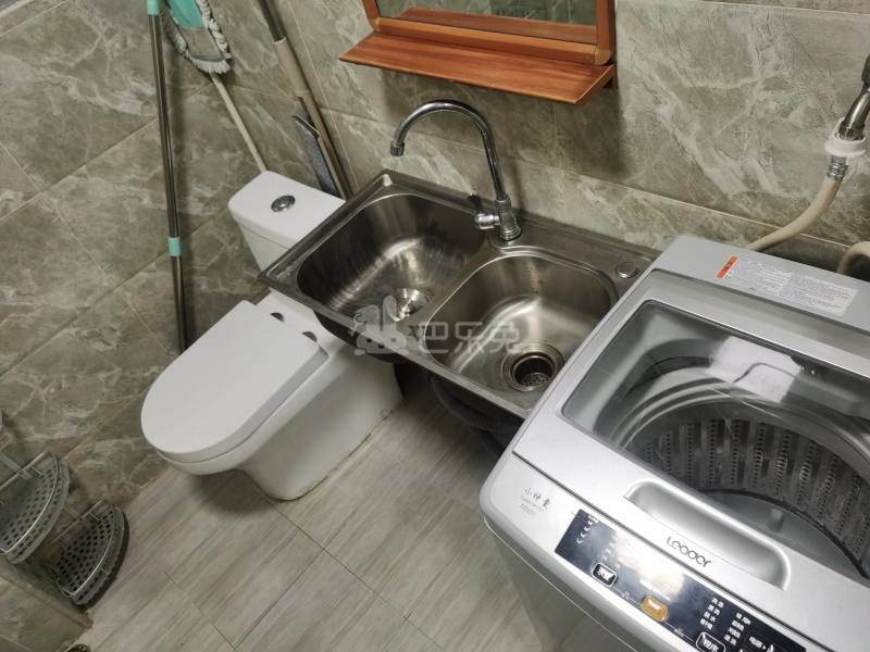 横岗旱塘三路15号3101303卫生间图5