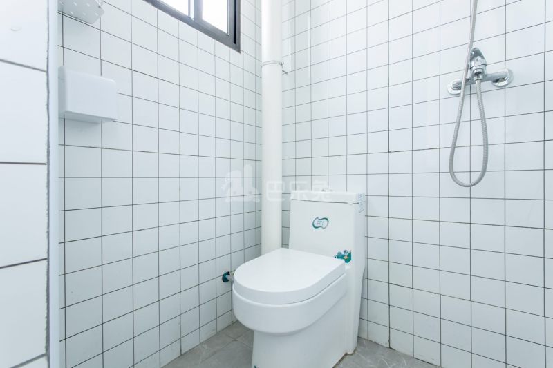 金地草莓社区（清湖二店）3224907卫生间图6