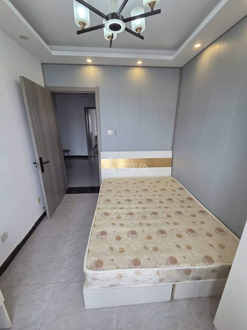 泰翔嘉苑329647卧室图3