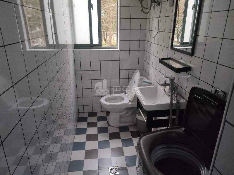 汤巷馨村北区3317275卫生间图7