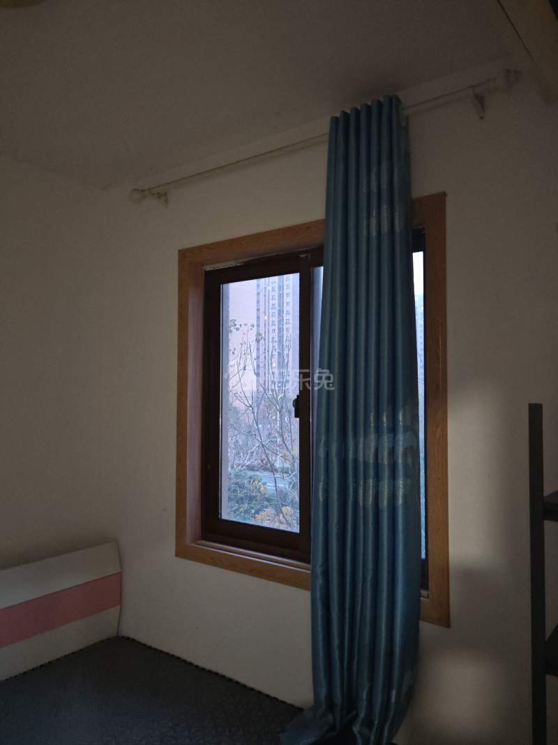 佘北家园瑞兰苑3435758卧室窗户图7