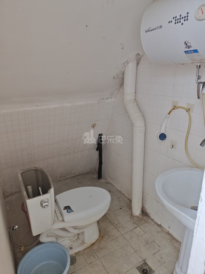 绿地海域苏河源3564625卫生间图5