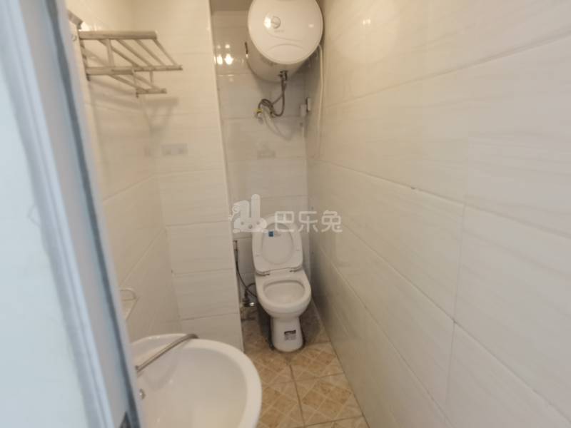 汤巷馨村北区3566204卫生间图5