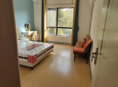 保利湖畔阳光东区 