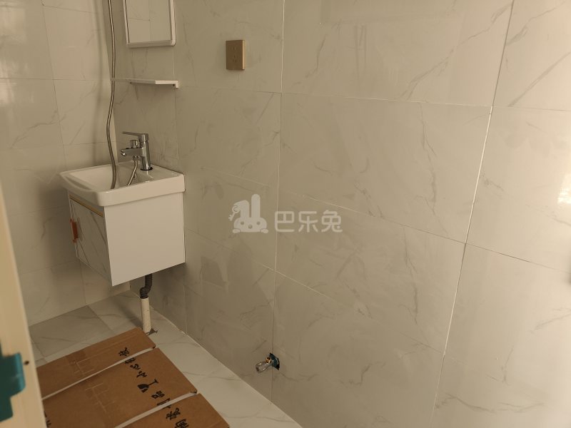 保利湖畔阳光东区3570256卫生间图4