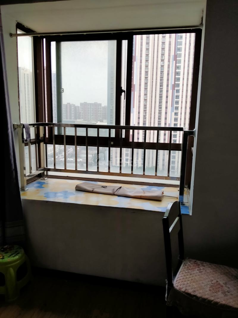 泰翔嘉苑3575922卧室窗户图8