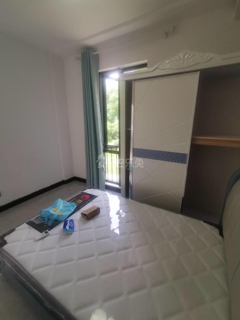 金地格林世界白金院邸3740801卧室窗户图6