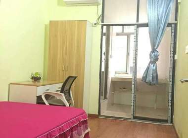 卧龙居公寓 1室0厅1卫