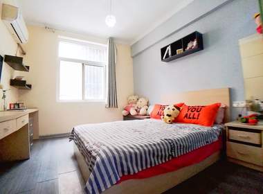 白领易居（大光路店） 1室0厅1卫