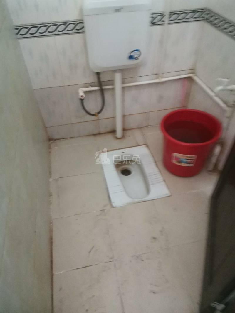 金众小区4188436卫生间图5