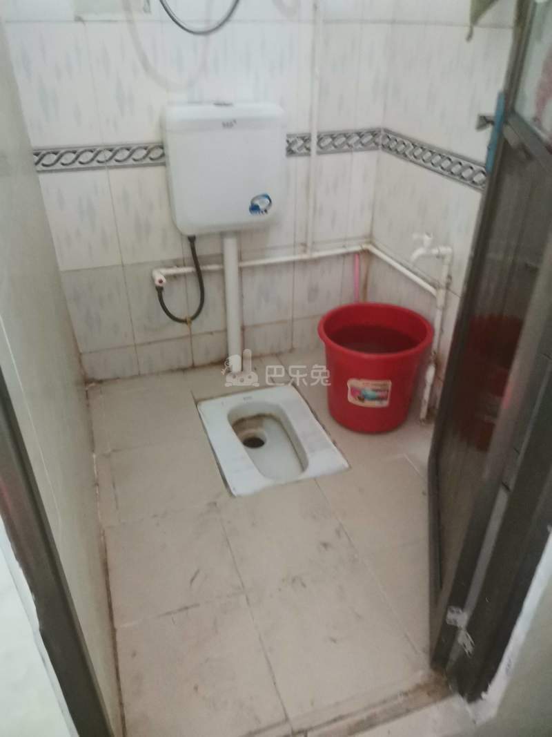 金众小区4188436卫生间图8