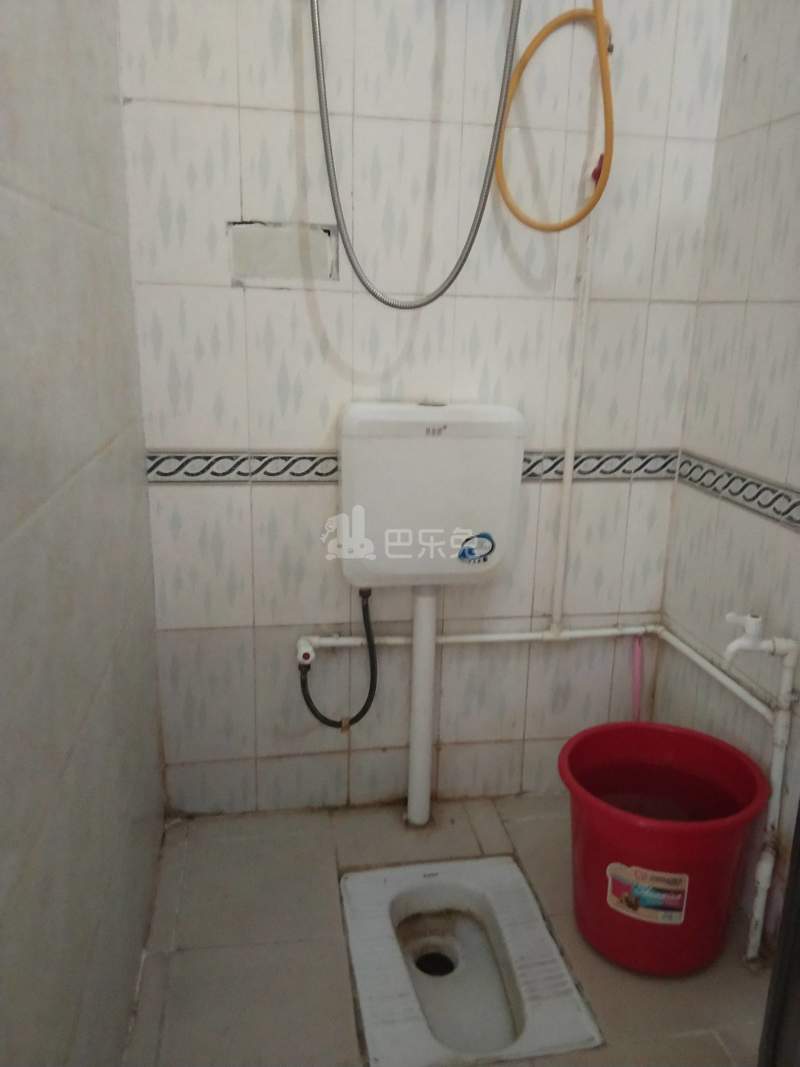 金众小区4188436卫生间图7