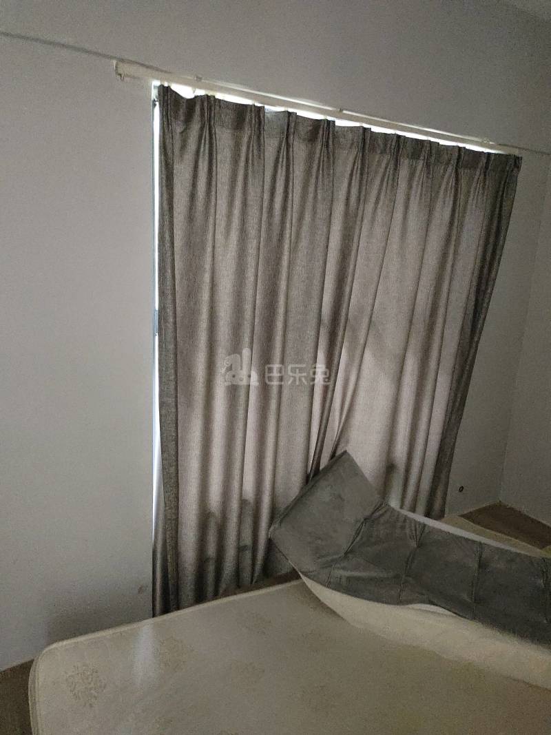 百合白领公寓（礼村洪昌工业路40号）4330028卧室窗户图8