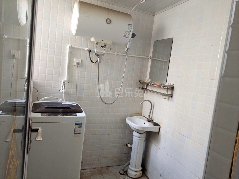 春辉新村4424139卫生间图10