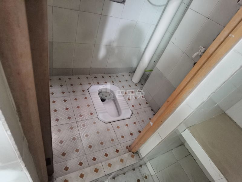 黄村中心里8号4453521卫生间图10