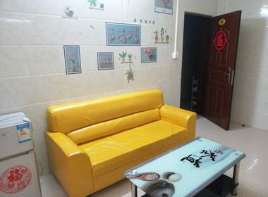 望岗村濠边街13号 